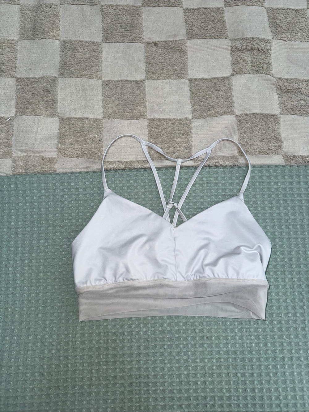 Aloโ Yoga Lavish sports bra size L